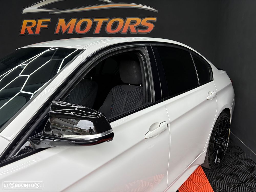 BMW 320 d xDrive Pack M - 18