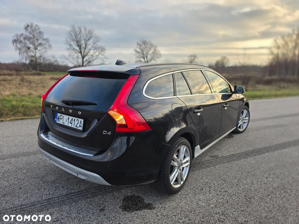 Volvo V60 D4 Geartronic Momentum - 25
