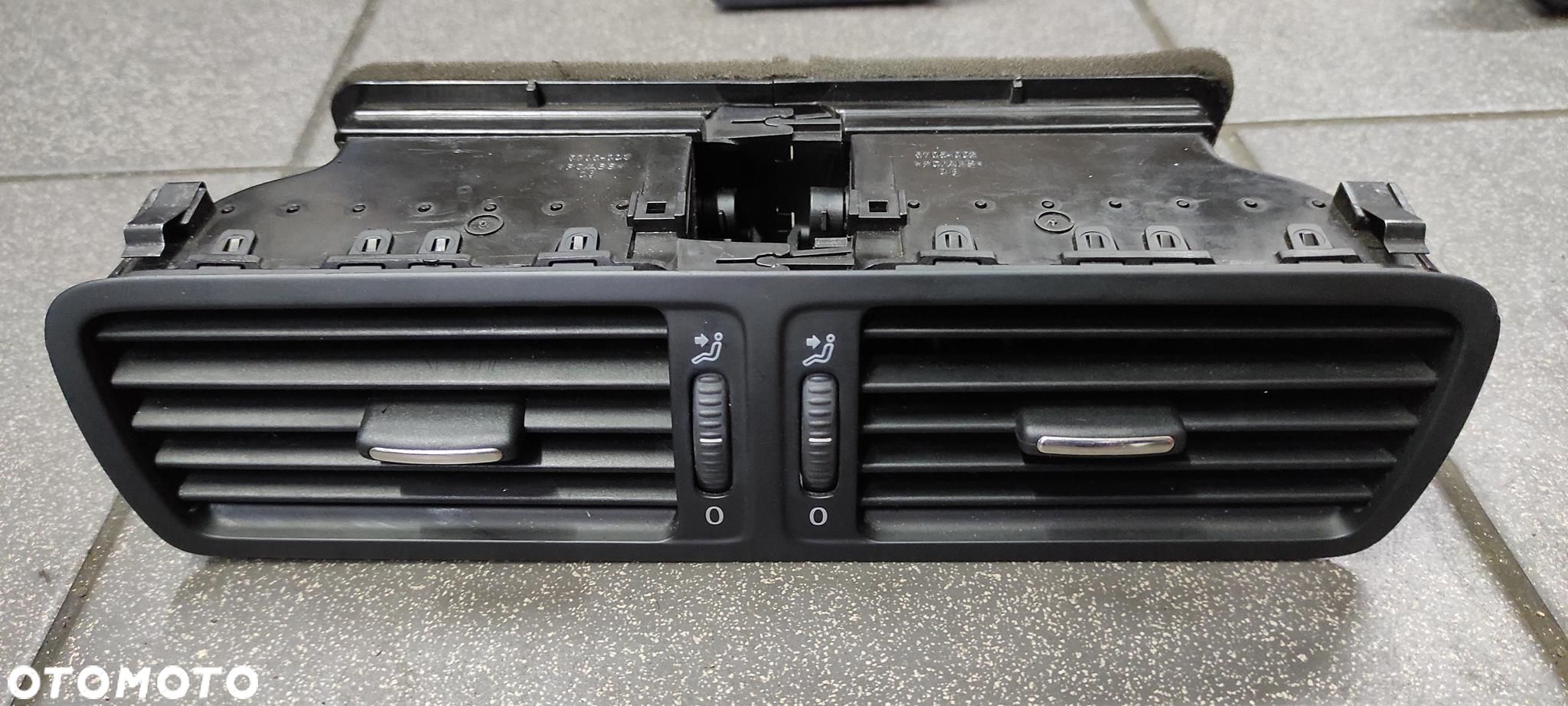 KRATKA NAWIEWU NAWIEW ŚRODKOWA CENTRALNA W DESKĘ VW PASSAT B6 - 1