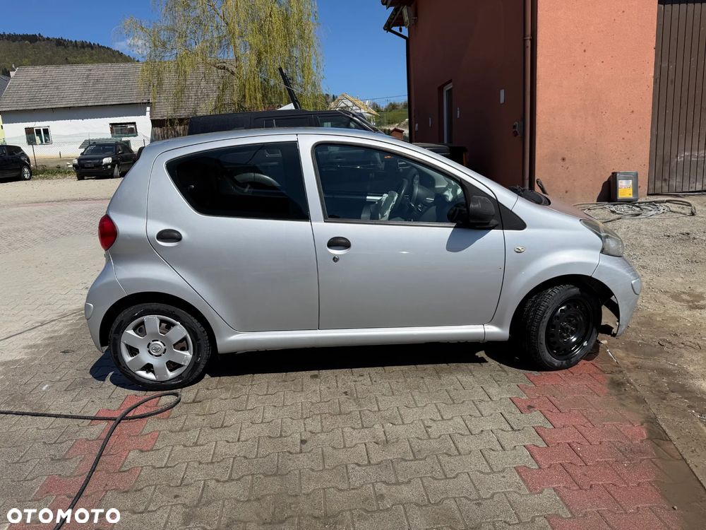 Toyota Aygo City - 4