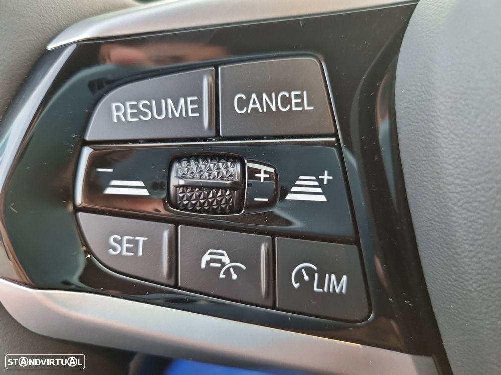 BMW i4 eDrive40 - 18