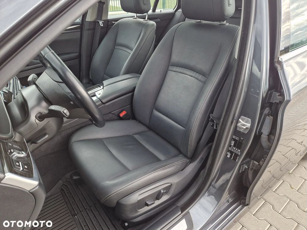 BMW Seria 5 525d Touring Luxury Line - 10