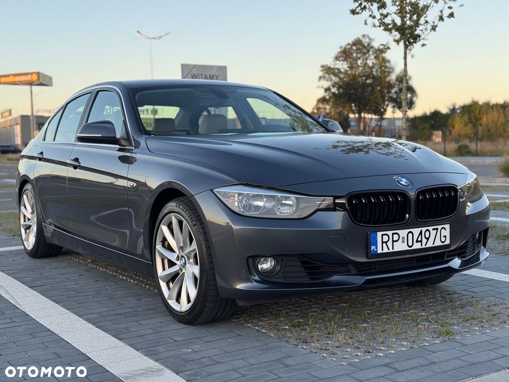 BMW Seria 3 320i - 7