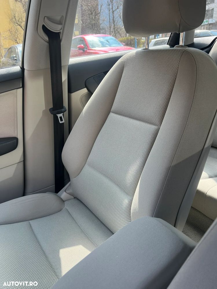 Audi A3 1.2 TFSI Ambiente - 2