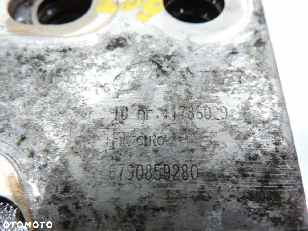 CHŁODNICZKA OLEJU VOLVO V50 2.0 D - 4