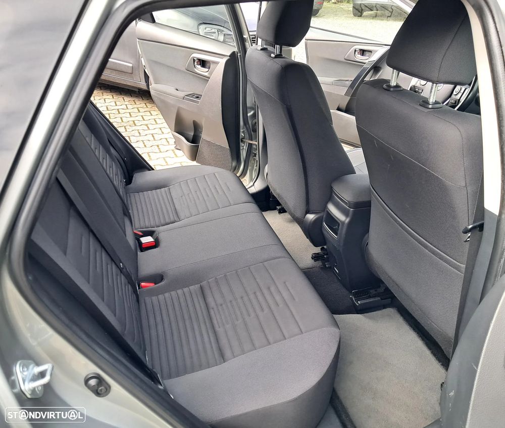 Toyota Auris 1.4 D-4D Comfort+Pack Sport - 14