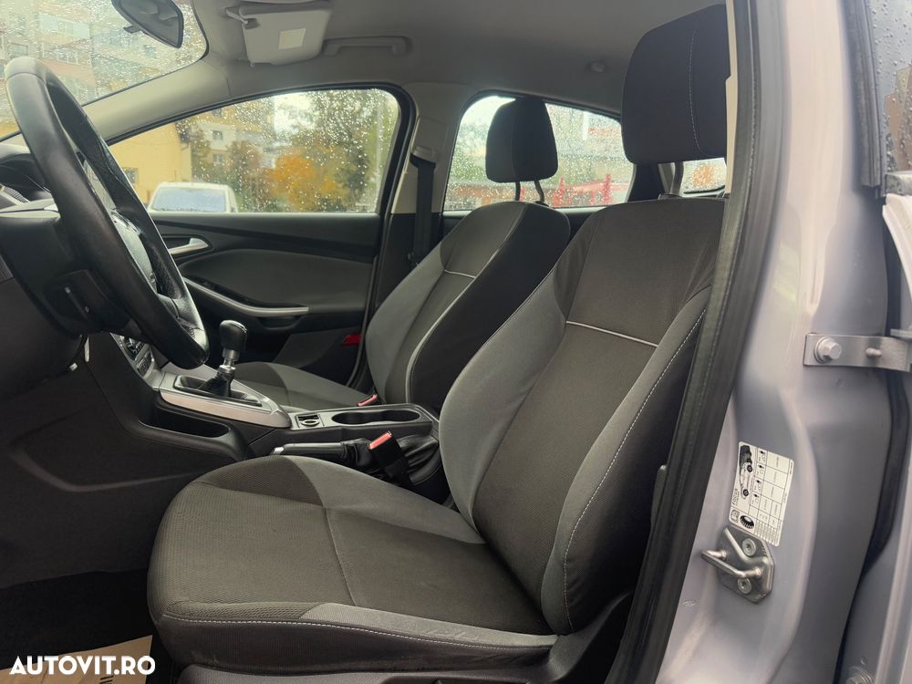 Ford Focus 1.6 TDCI DPF Ambiente - 20