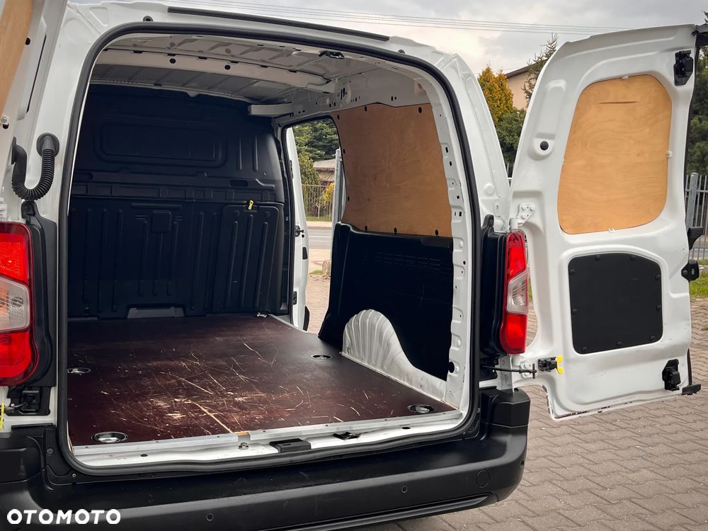 Citroën BERLINGO LONG / 3 OSOBY / BOGATE WYPOSAŻENIE / SALON POLSKA / BEZWYPADKOWY / DOSTĘPNE 15 SZTUK - 26