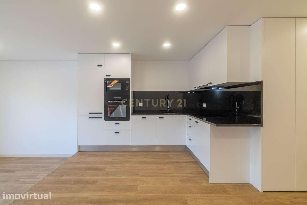 Apartamento T1 Remodelado e Mobilado no Primeiro Andar, Praia da Madal - Grande imagem: 2/22