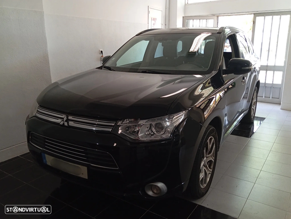 Mitsubishi Outlander 2.0 PHEV Instyle Navi