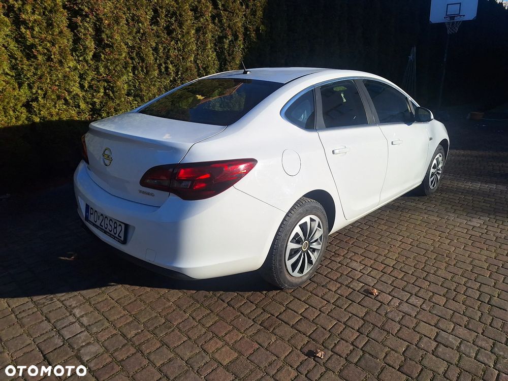 Opel Astra 1.4 T Active EU6 - 11