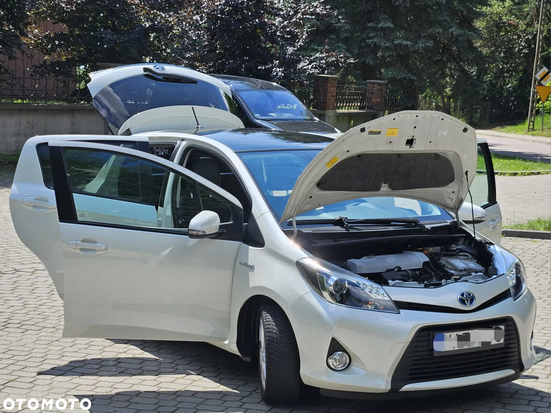 Toyota Yaris Hybrid 100 Premium - 29