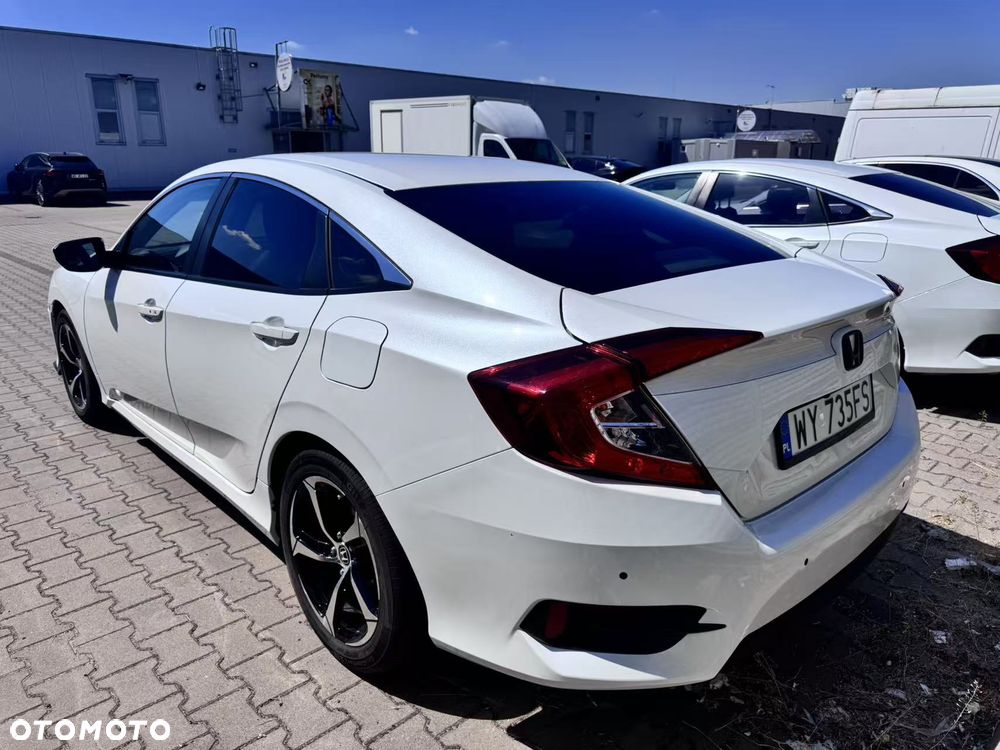 Honda Civic 1.5 i-VTEC Turbo CVT Elegance - 3