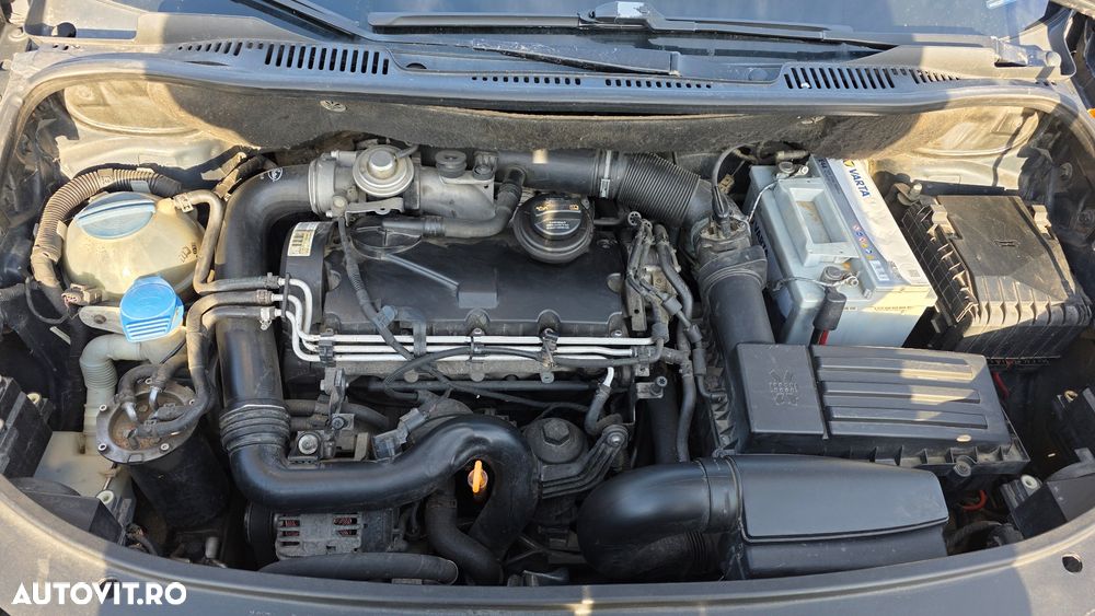 Volkswagen Touran - 12