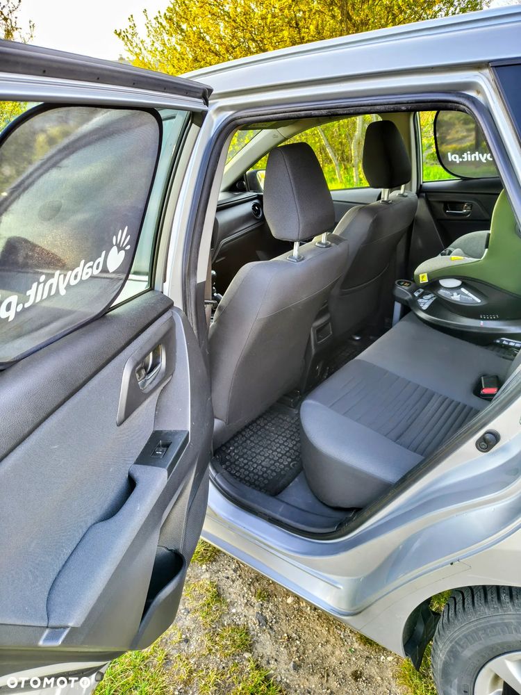 Toyota Auris 1.6 Premium - 23
