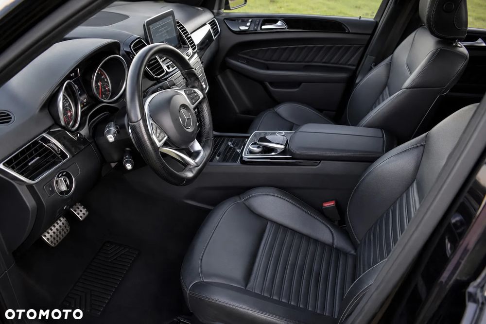 Mercedes-Benz GLE 350 d 4Matic 9G-TRONIC AMG Line - 4