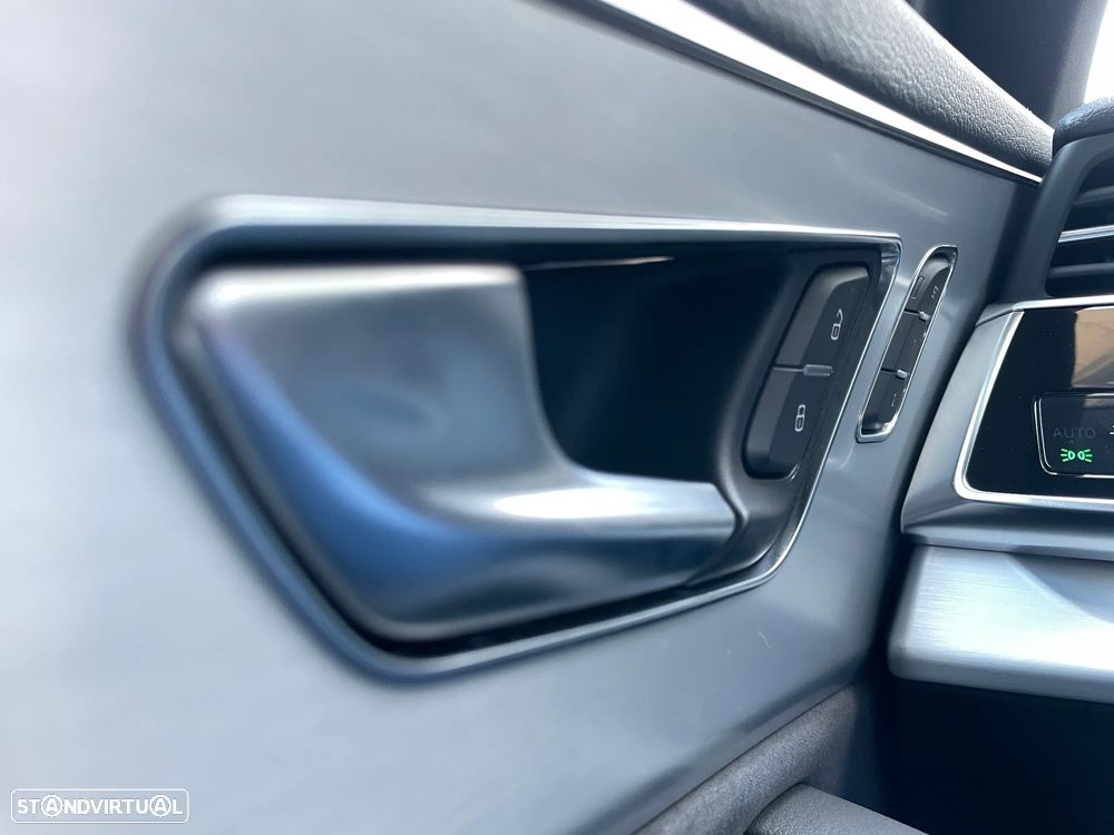 Audi SQ8 4.0 TDI quattro Tiptronic - 11