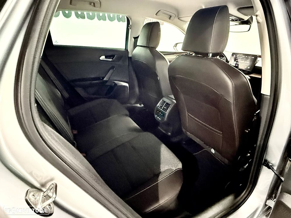 SEAT Leon 1.4 e-Hybrid DSG Xcellence - 31