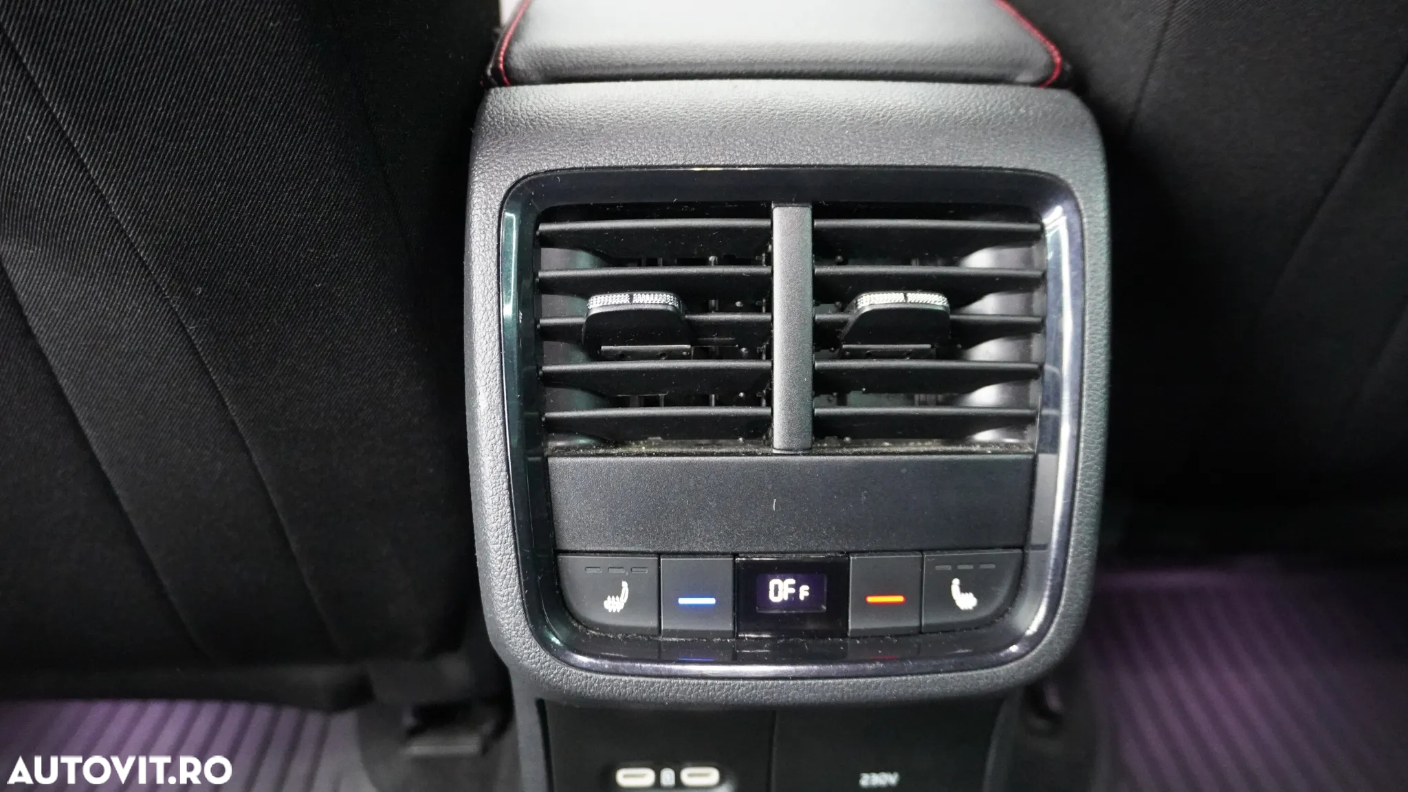 Skoda Octavia 2.0 TSI DSG RS - 27
