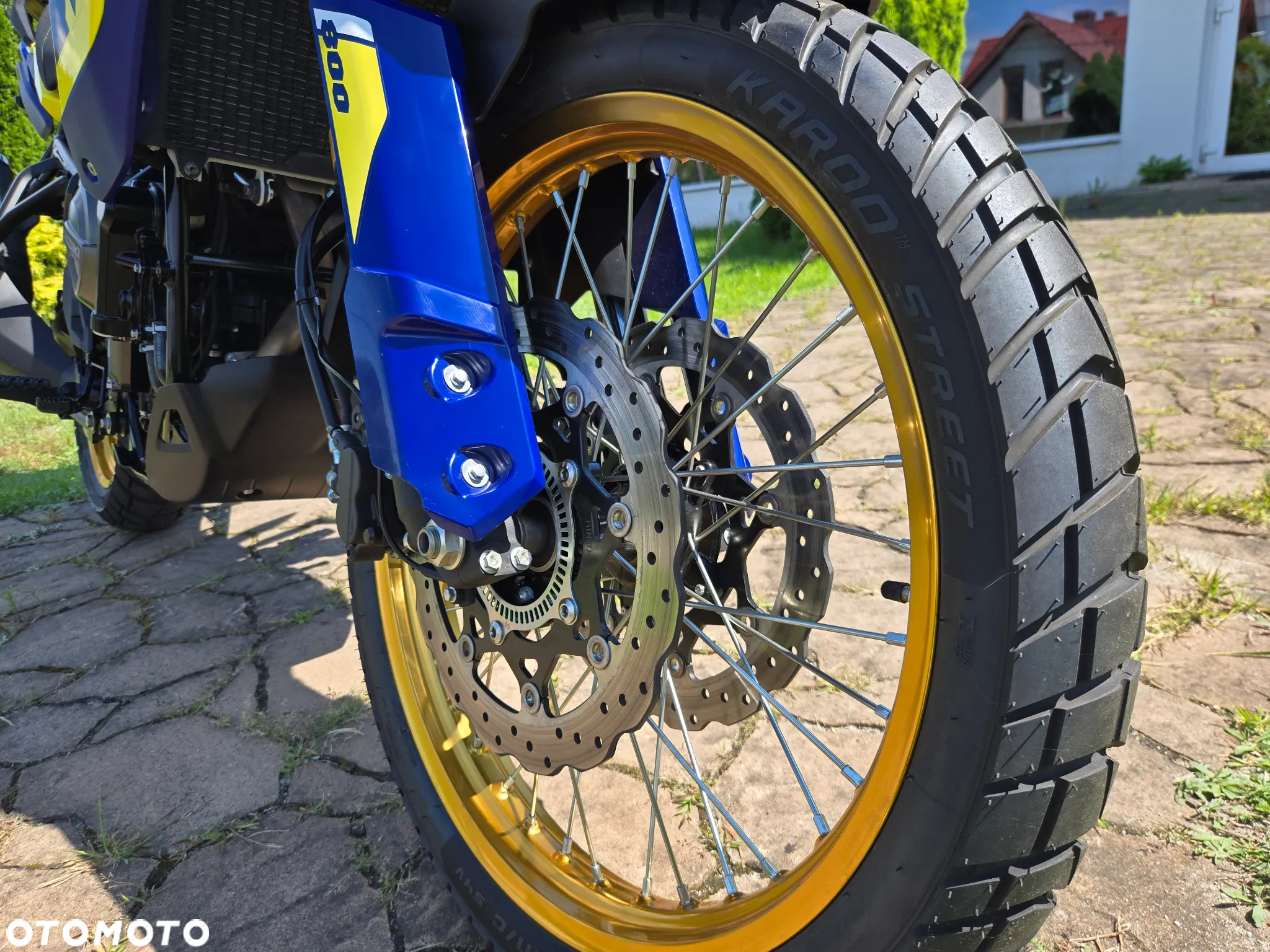 Suzuki V-STROM - 11