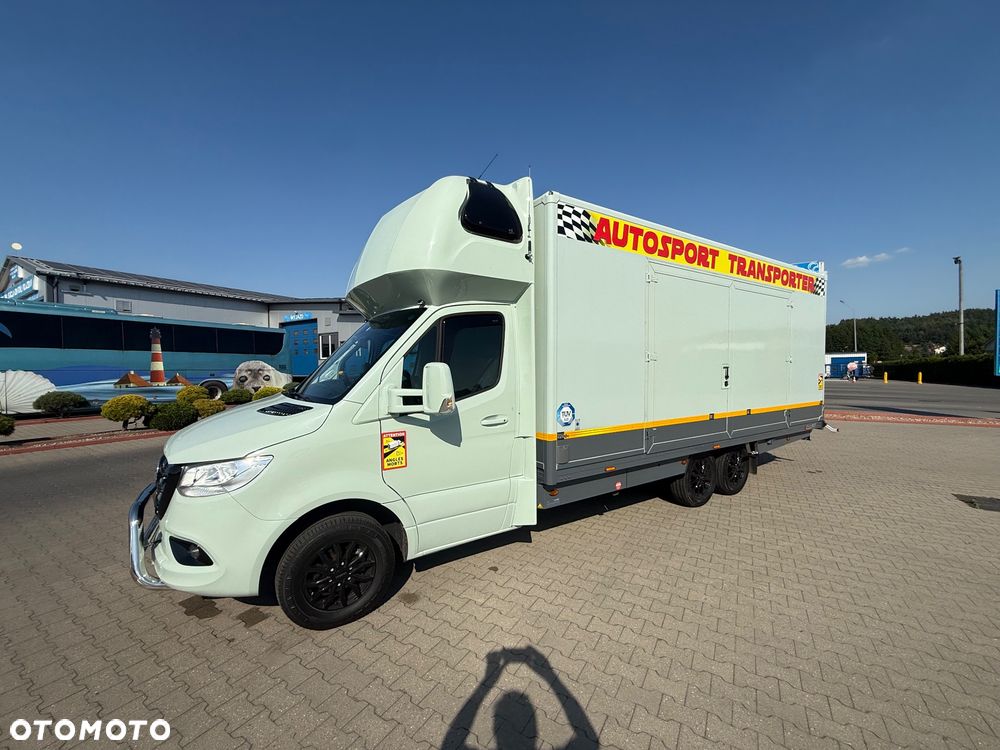 Mercedes-Benz Sprinter - 2