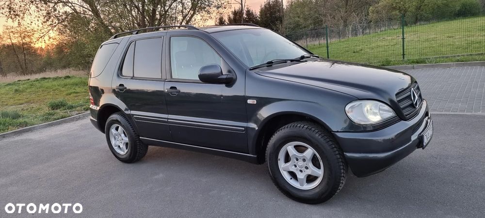 Mercedes-Benz ML - 4