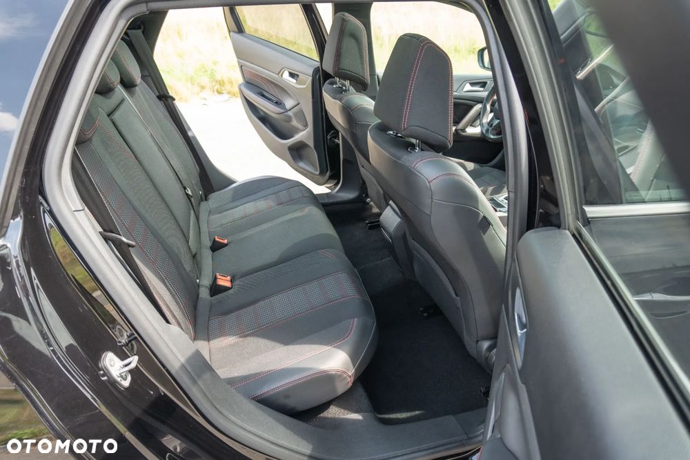 Peugeot 308 1.2 PureTech GPF GT Pack S&S - 17