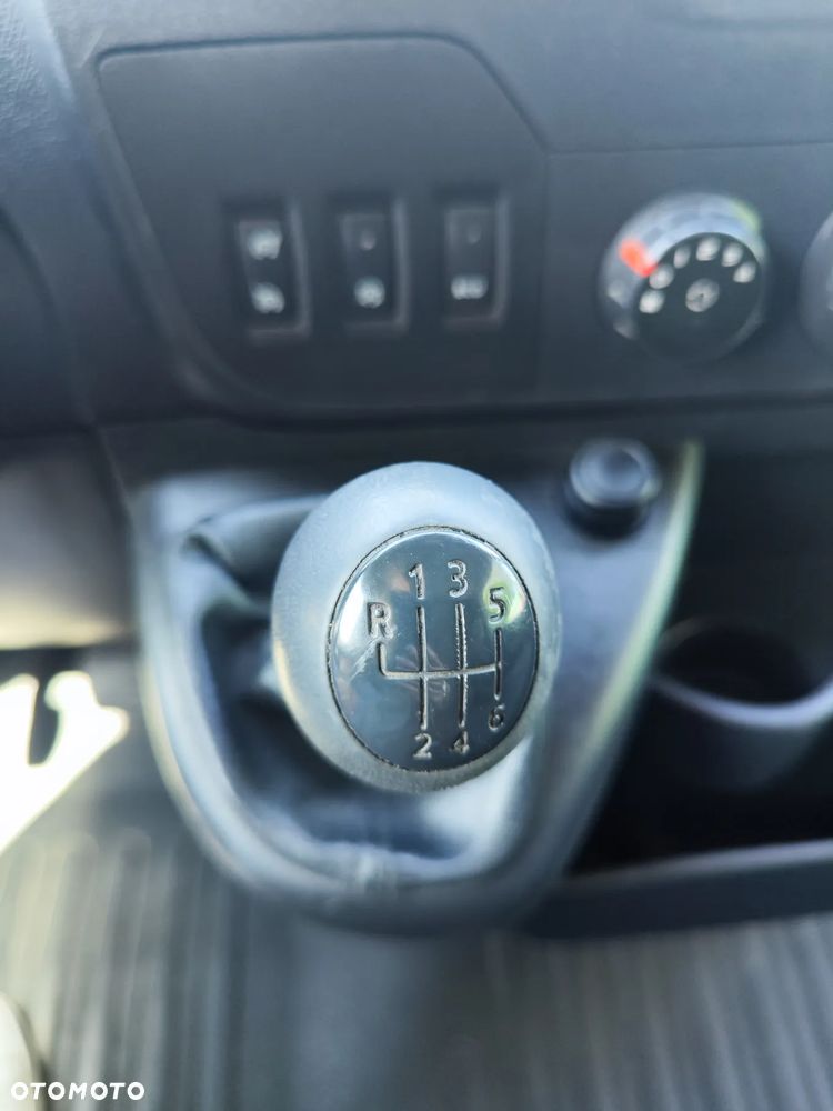 Renault Master  brygadowka 7 osób - 18