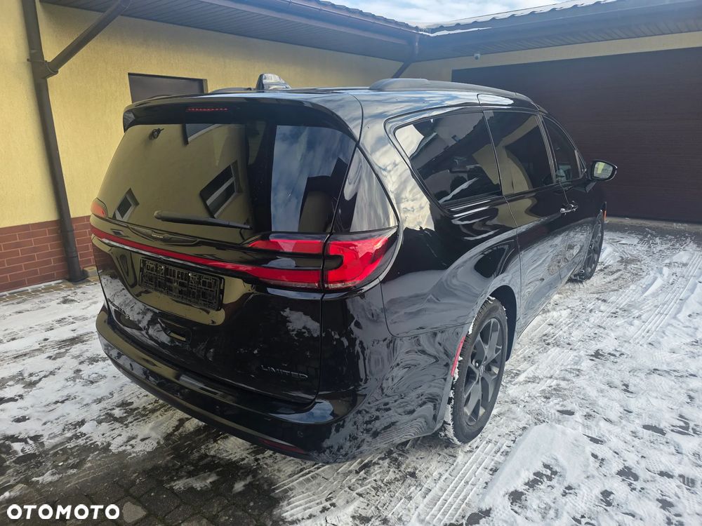 Chrysler Pacifica - 5