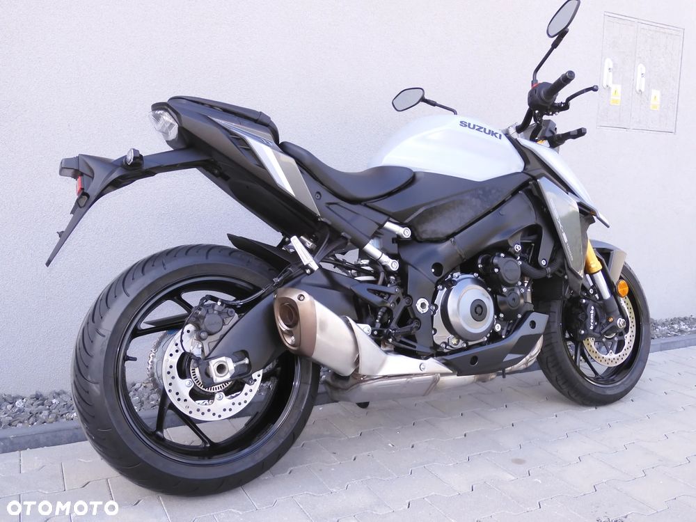 Suzuki GSX 1000 - 15