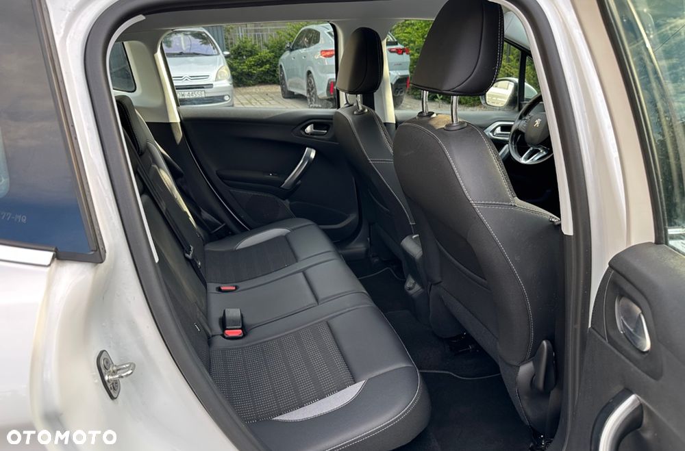 Peugeot 2008 1.2 Pure Tech GPF Active S&S - 14