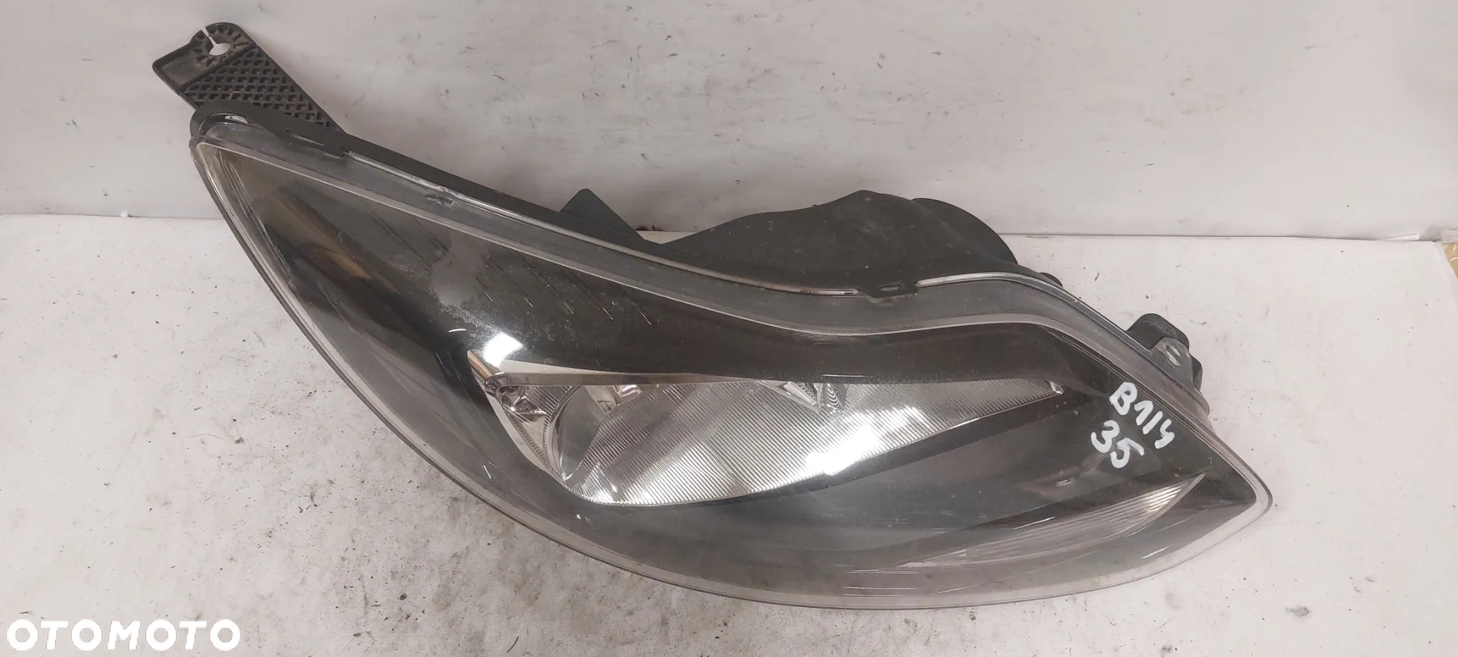 .  LAMPA PRZOD PRZEDNIA PRAWA FORD FOCUS MK3 - 2