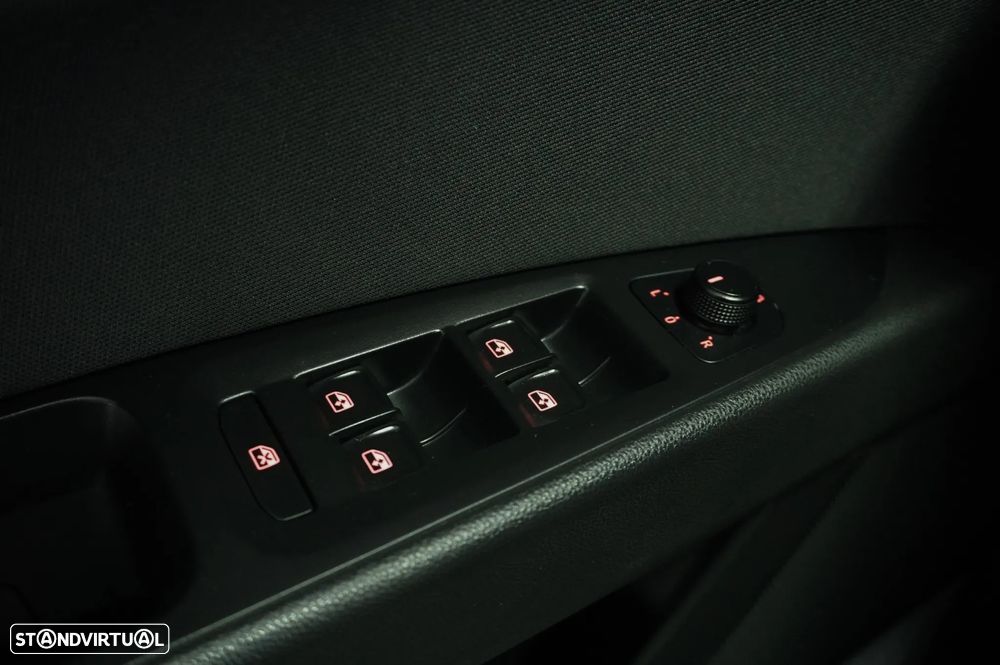 SEAT Leon ST 1.6 TDI Style Ecomotive - 17