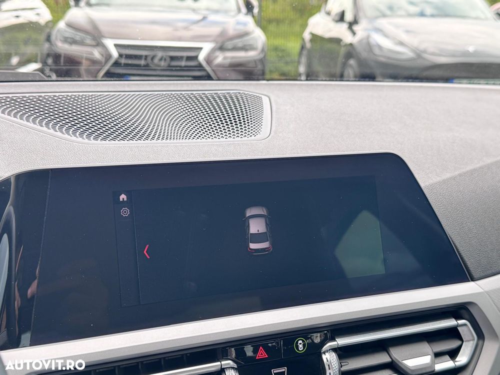 BMW Seria 3 320i AT - 31