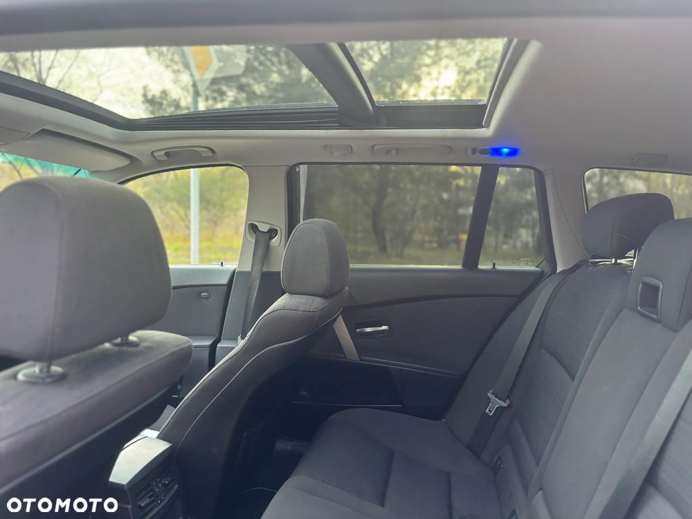 BMW Seria 5 523i - 17