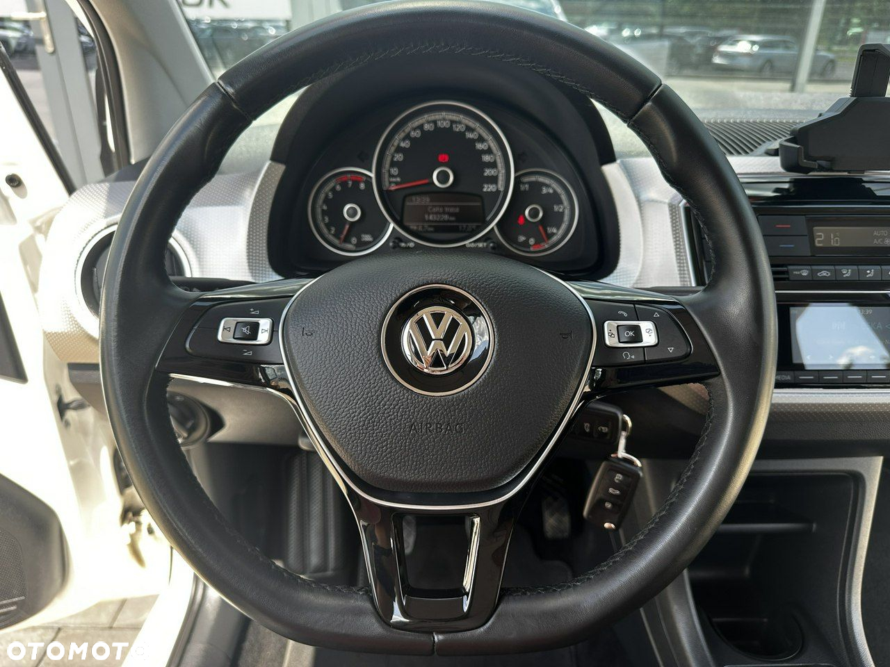 Volkswagen up! TSI high - 20