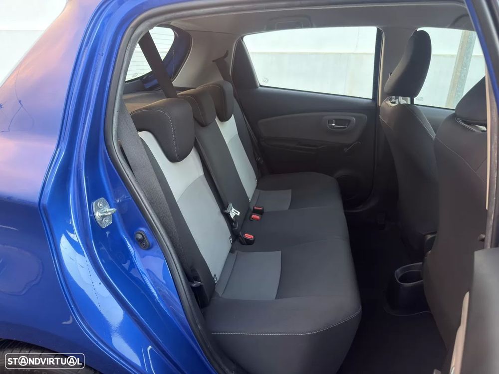 Toyota Yaris 1.0 VVT-i Exclusive - 12