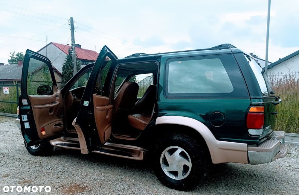 Ford Explorer - 17