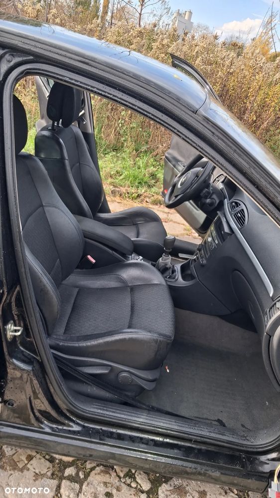 Na części Renault Laguna II HB Lift silnik 1.9 DCI 110 KM F9Q758 skrzynia maska zderzak drzwi klapa szyba fotel kanapa deska lusterko lampa kod lakieru: NV676 - 10