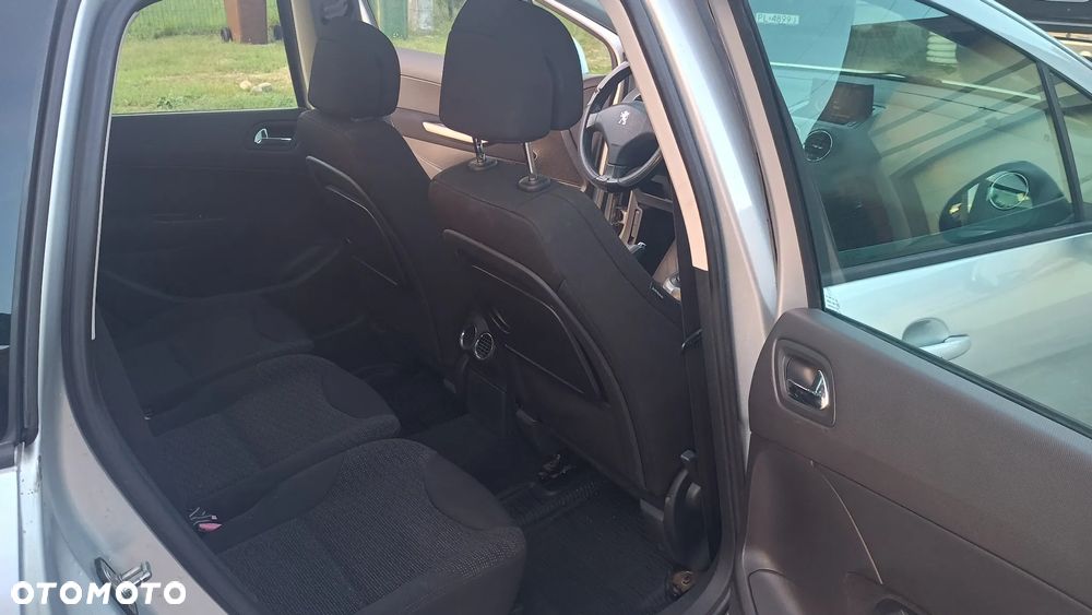 Peugeot 308 HDi FAP 135 Platinum - 12