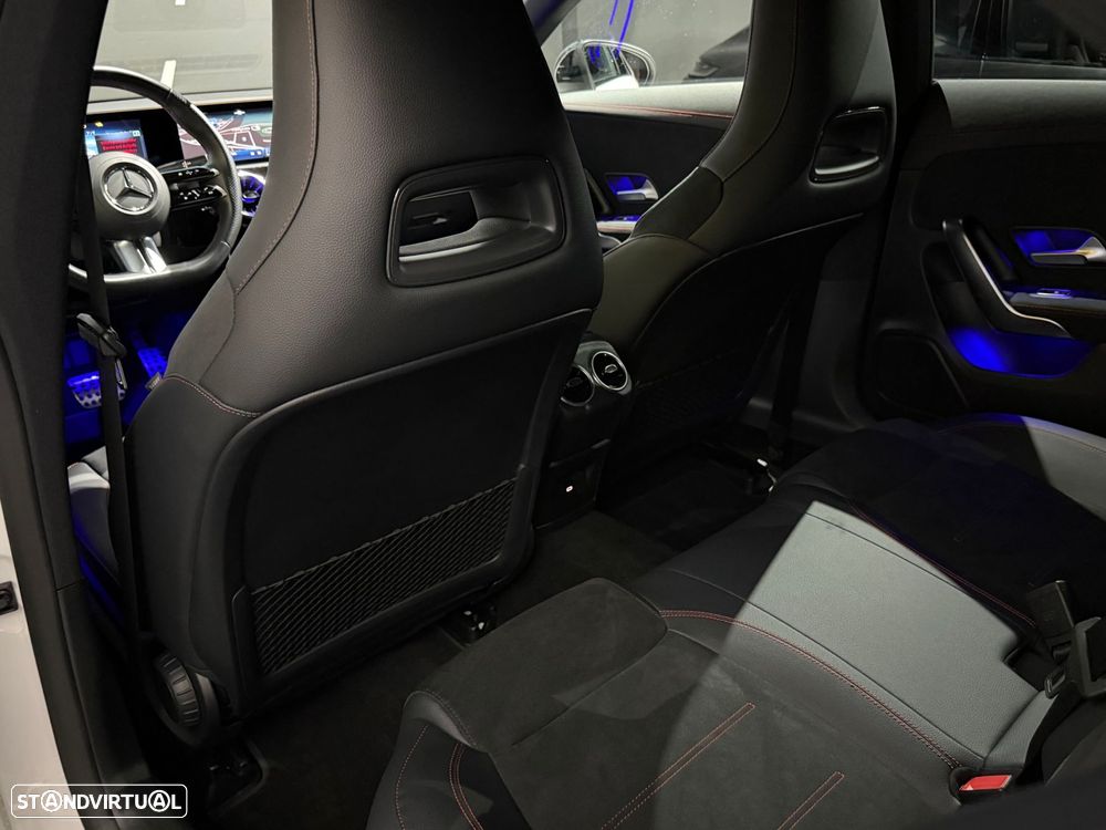 Mercedes-Benz CLA 250 e - 13