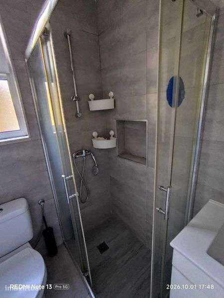 T1 Renovado com Pátio Interior de 10 m² - Picheleira | 1.000 €/mês - Grande imagem: 3/12