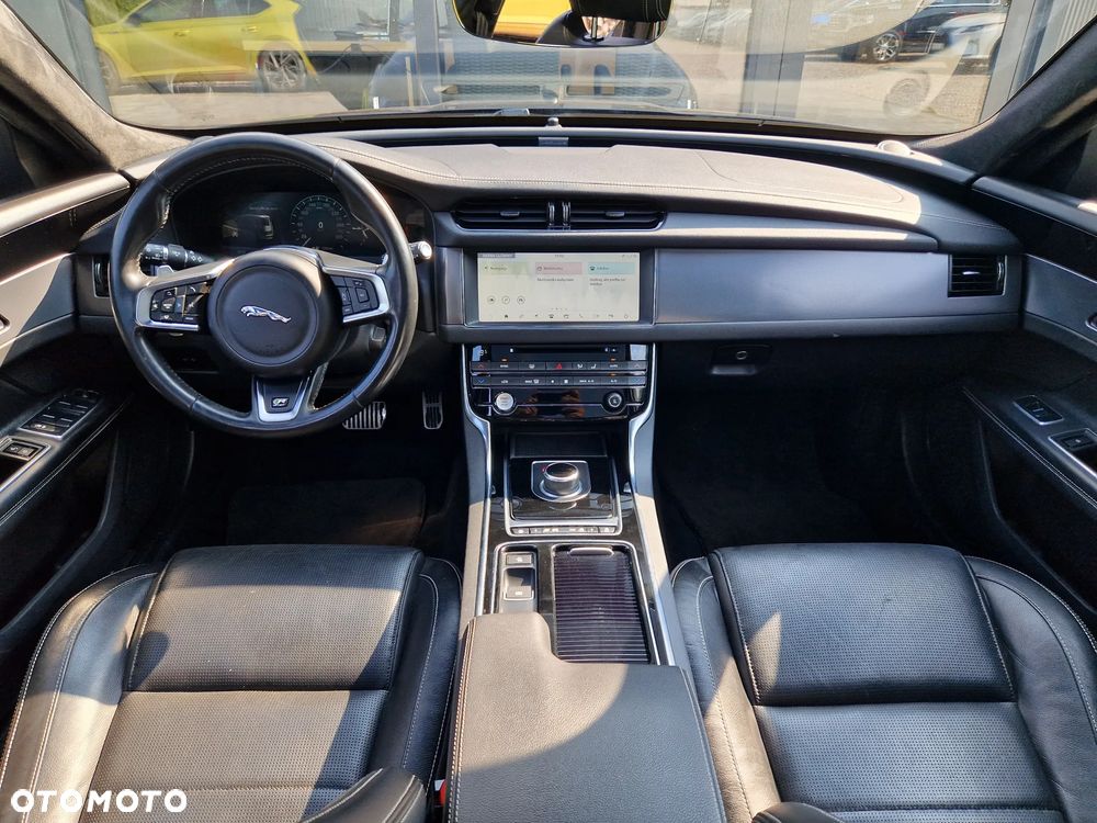 Jaguar XF 2.0 i4D AWD R-Sport - 14