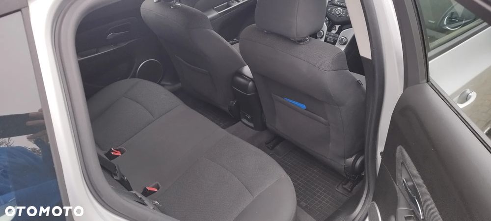 Chevrolet Cruze 1.6 LS - 10