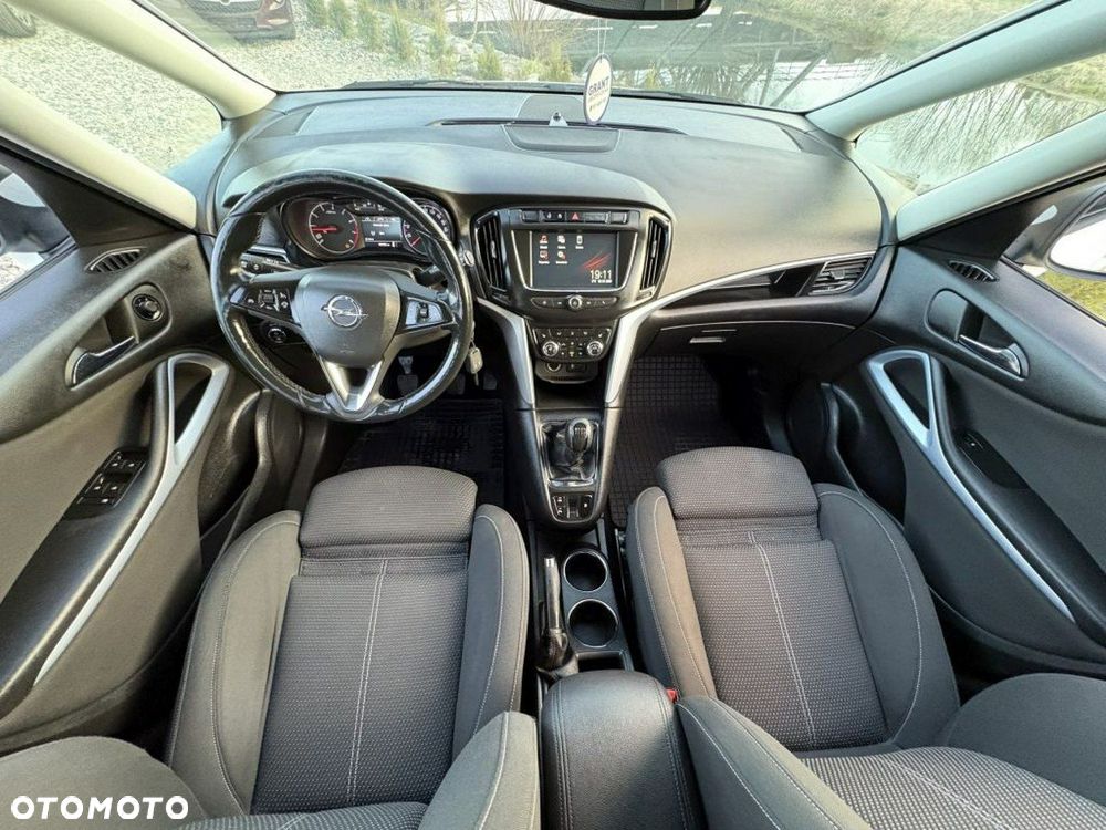 Opel Zafira - 15