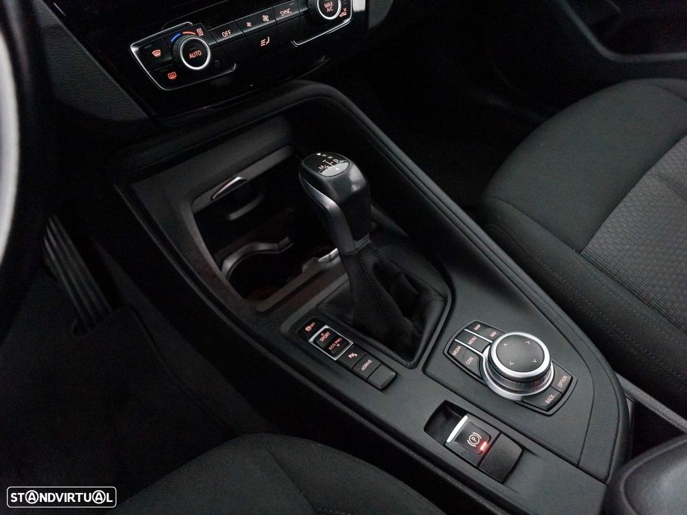 BMW X1 25 e xDrive Corporate Edition - 23