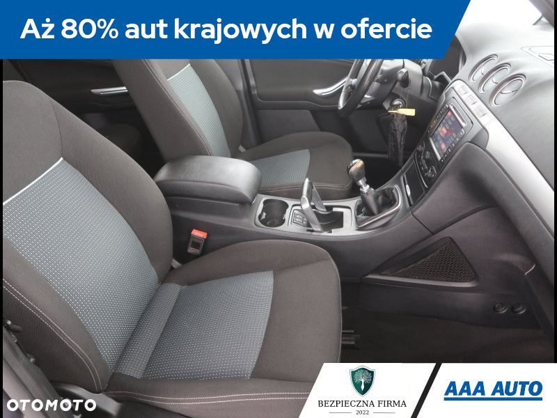 Ford Galaxy - 10