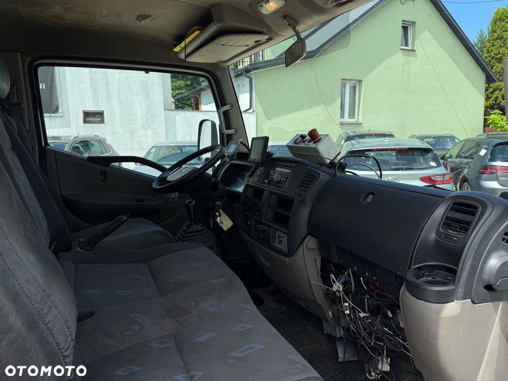 Renault Maxity - 9