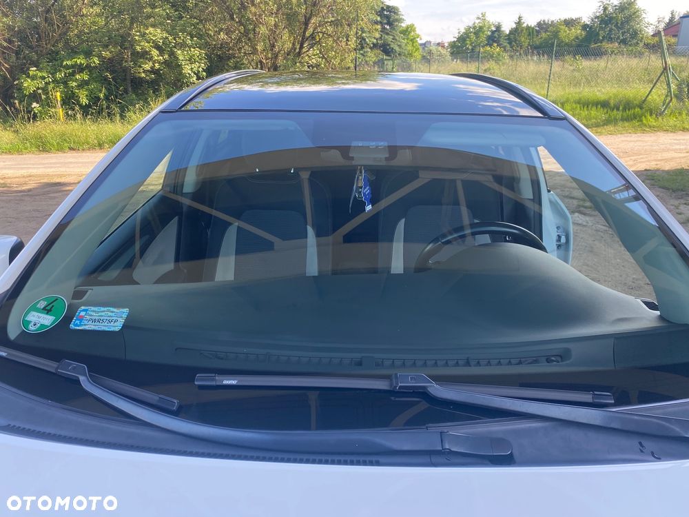 Toyota Avensis 2.0 D-4D Selection - 15