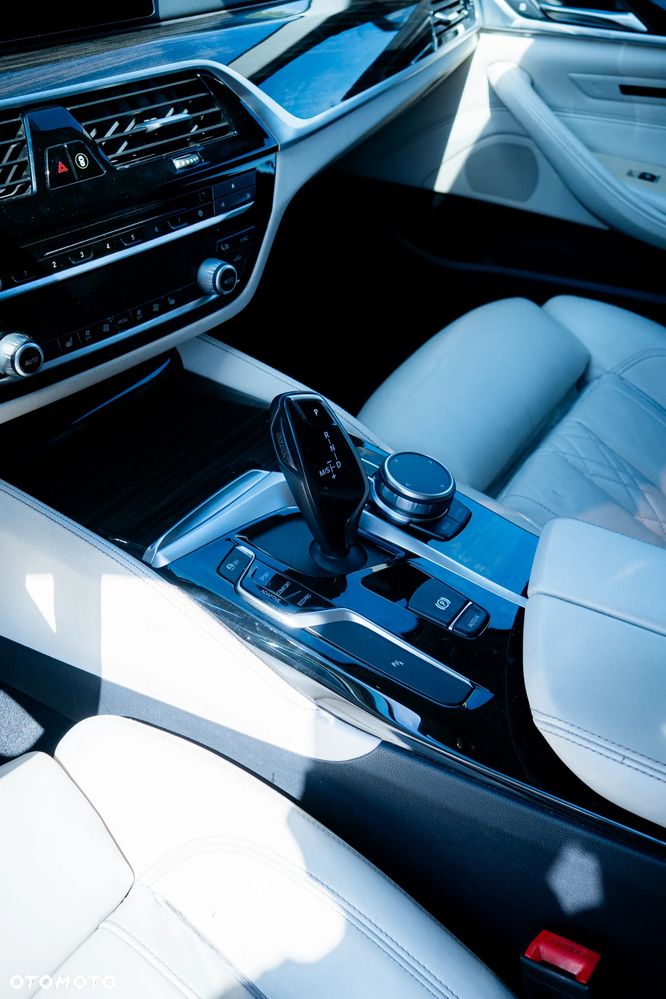 BMW Seria 5 530d xDrive Sport Line - 22